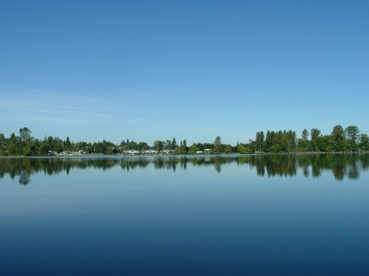 Houses seen from across Clear Lake.